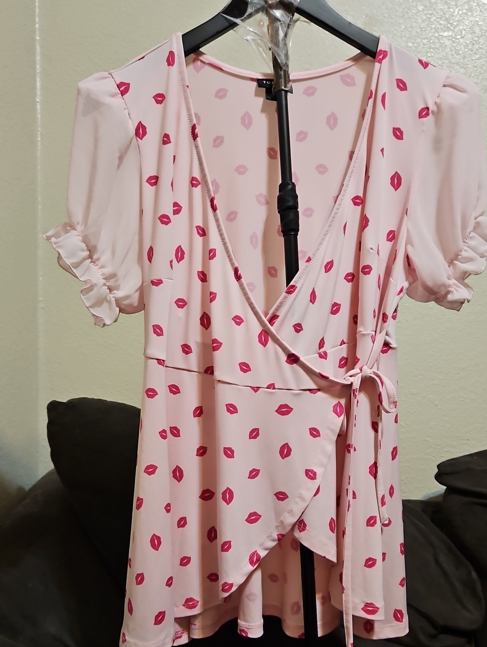 Pink Kiss-Print Wrap Top
